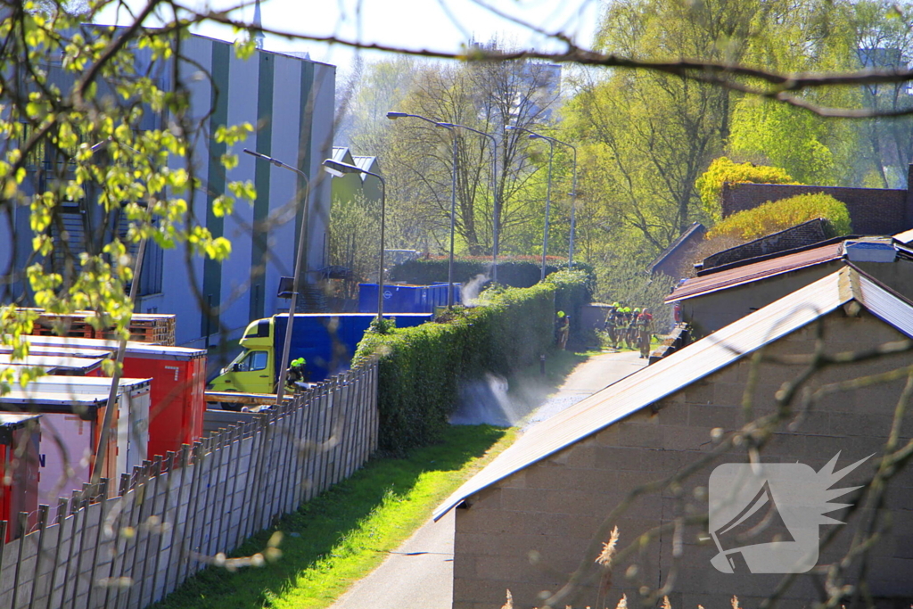 Flinke rookontwikkeling bij brand in bakwagen