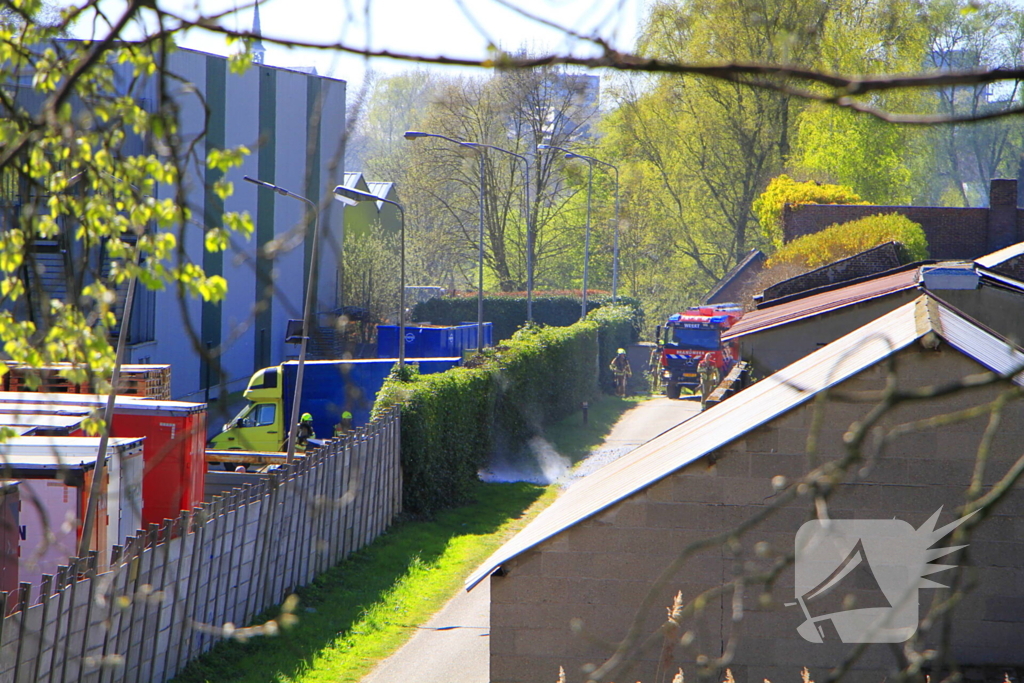 Flinke rookontwikkeling bij brand in bakwagen