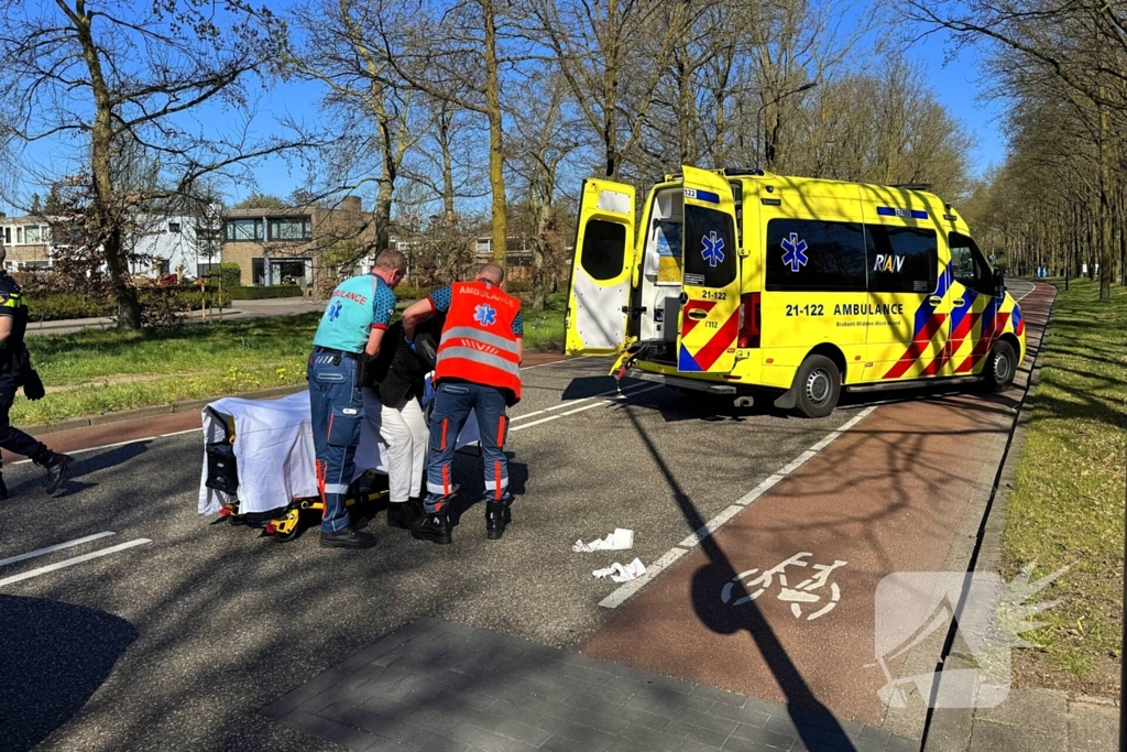 Fietser aangereden door pakketbezorger