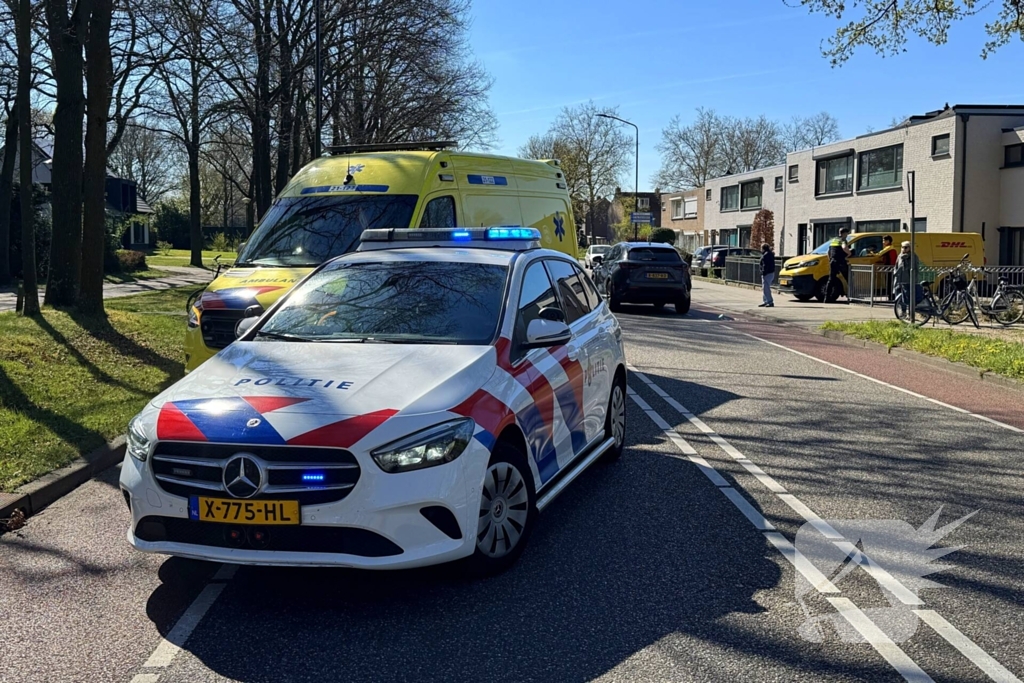 Fietser aangereden door pakketbezorger