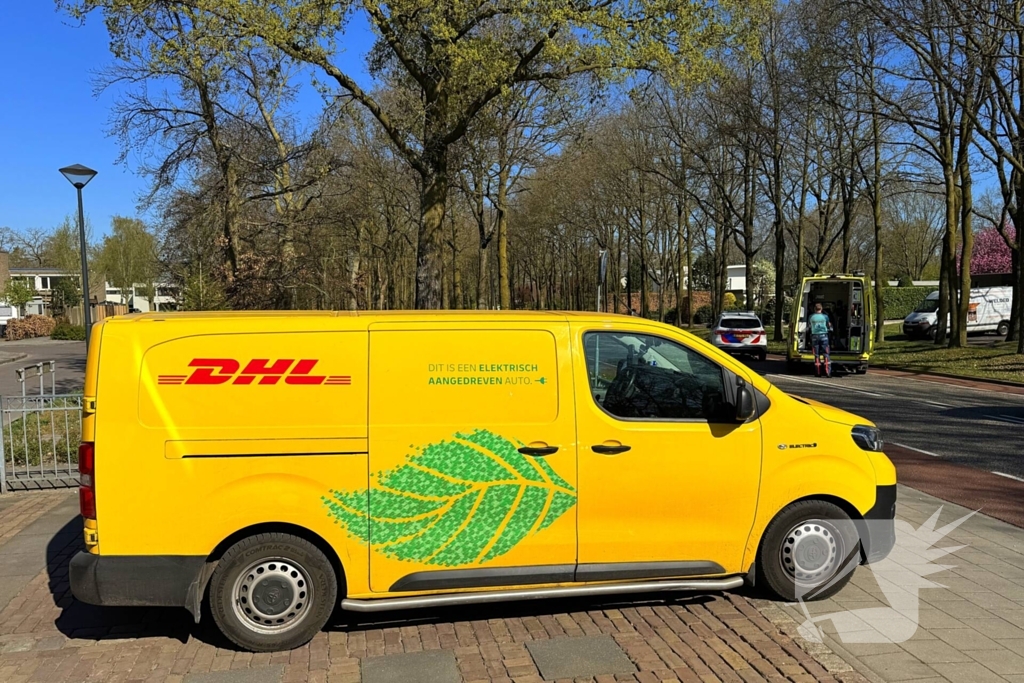Fietser aangereden door pakketbezorger