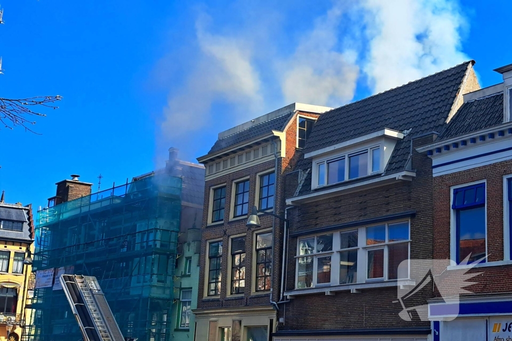 Veel rookontwikkeling door woningbrand