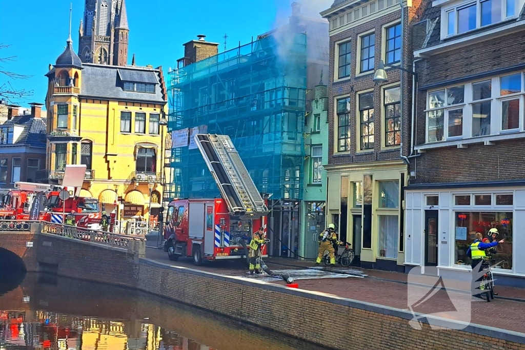 Veel rookontwikkeling door woningbrand