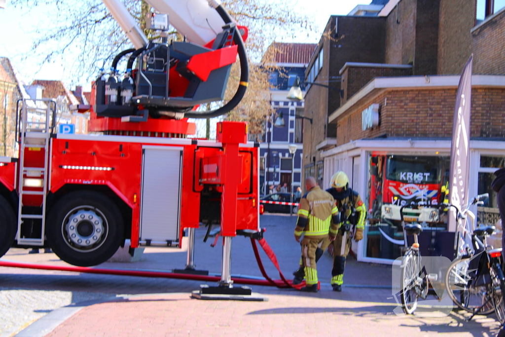 Veel rookontwikkeling door woningbrand