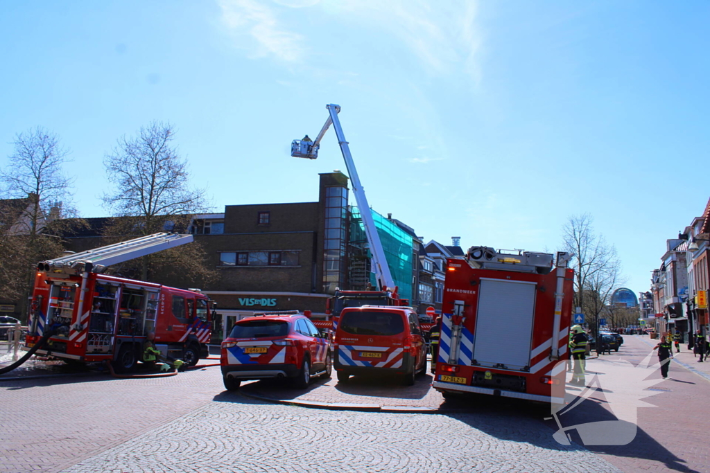 Veel rookontwikkeling door woningbrand