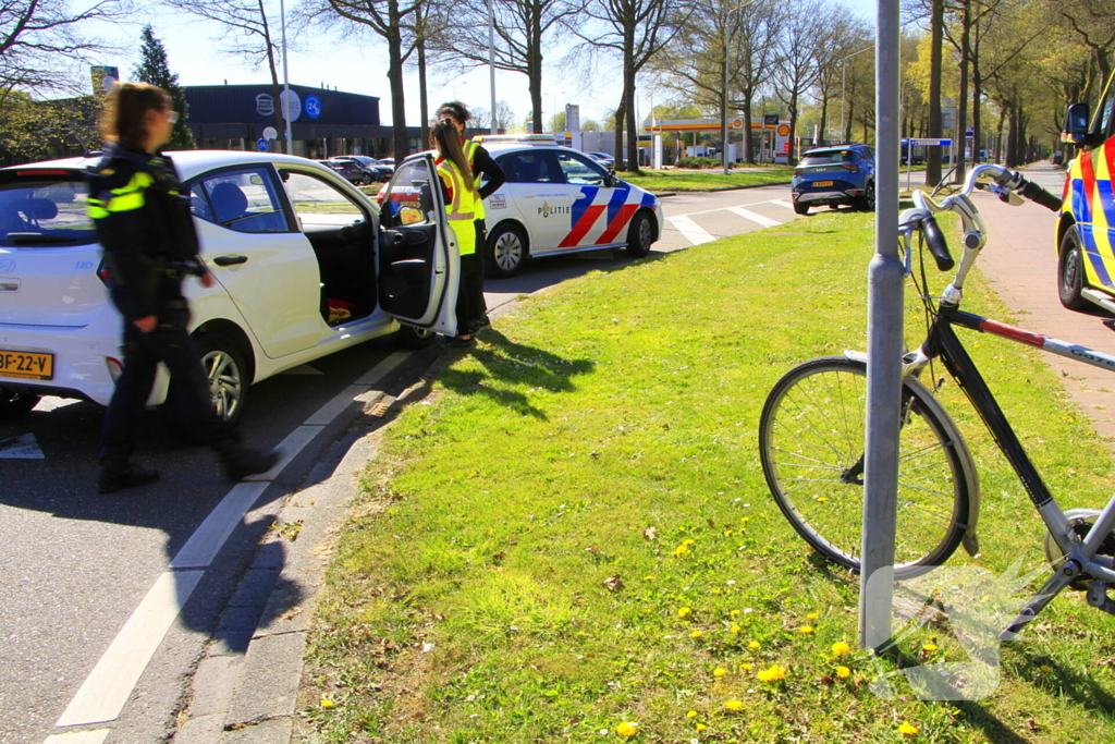 Fietser komt ten val na aanrijding