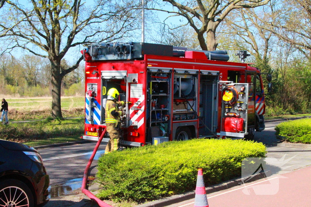 Brand op dak van onderwijsinstelling
