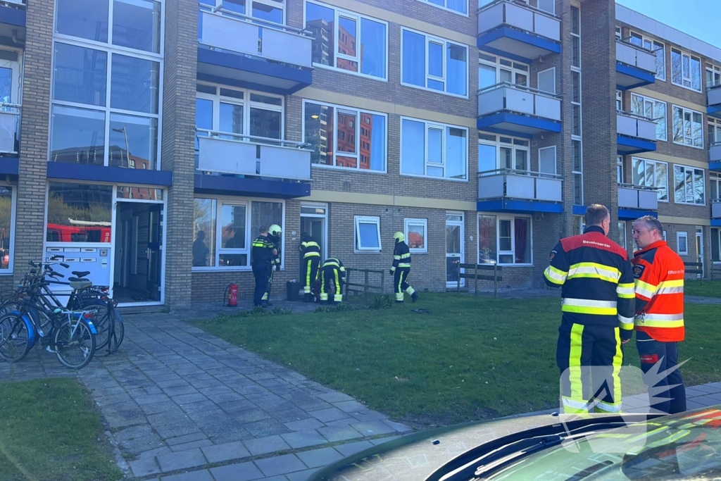 Brandweer ventileert woning na vergeten pan op vuur