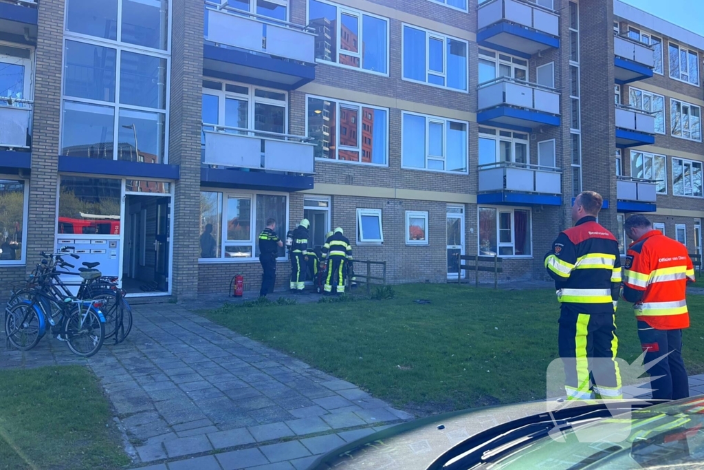 Brandweer ventileert woning na vergeten pan op vuur