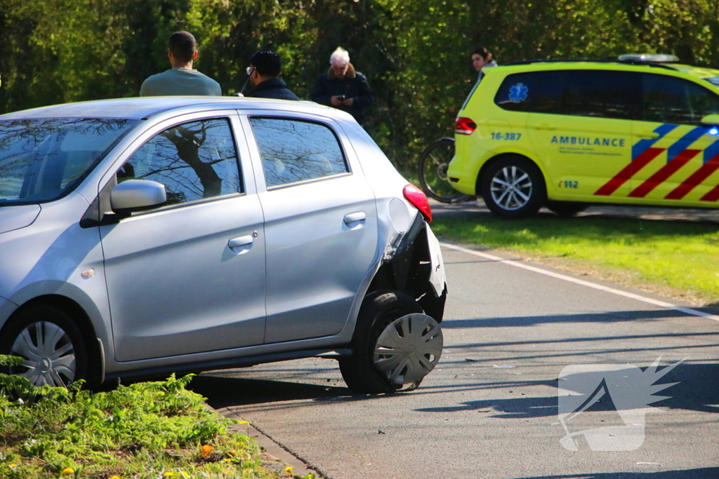Automobilist klapt op andere automobilist tijdens afhandeling van een aanrijding