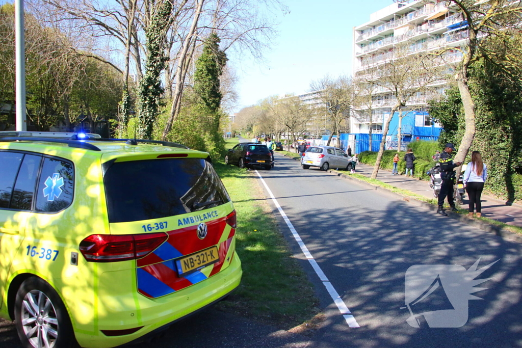 Automobilist klapt op andere automobilist tijdens afhandeling van een aanrijding
