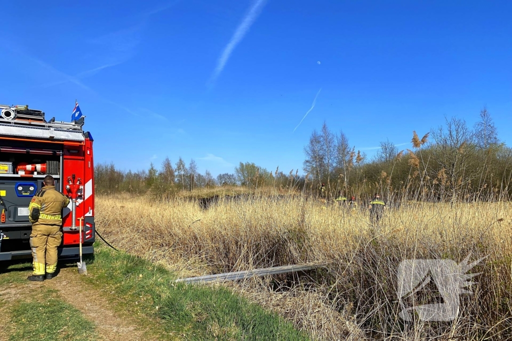 Veel rookontwikkeling bij brand in rietkraag