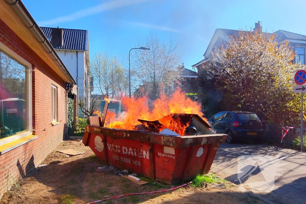 Bouwcontainer geblust door brandweer