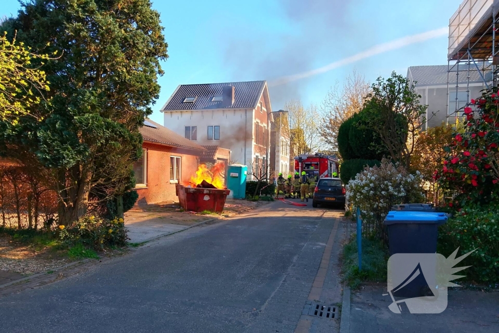 Bouwcontainer geblust door brandweer