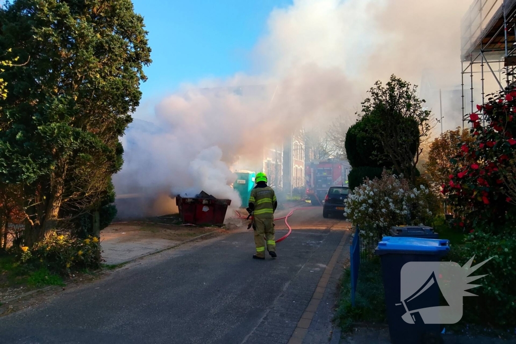 Bouwcontainer geblust door brandweer