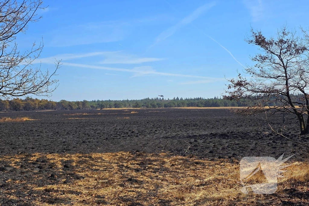 Rook waargenomen op heide brandweer blust brand