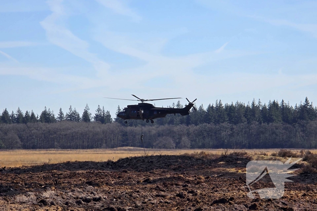 Rook waargenomen op heide brandweer blust brand