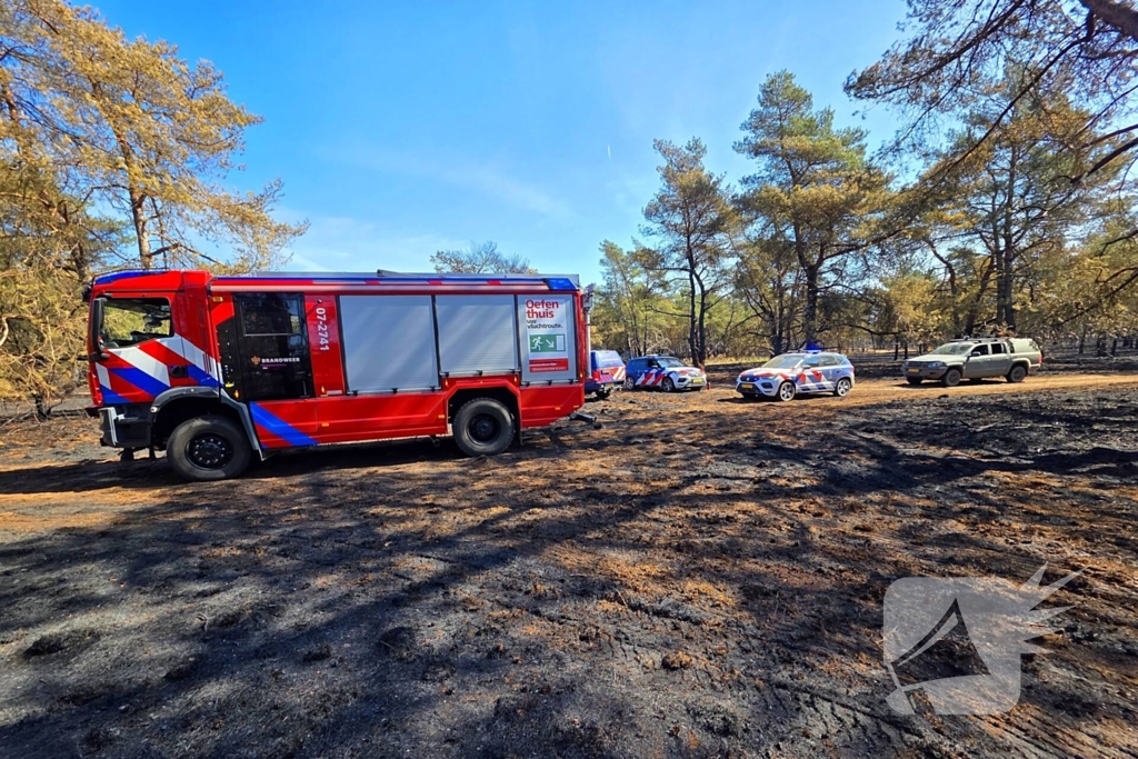 Rook waargenomen op heide brandweer blust brand