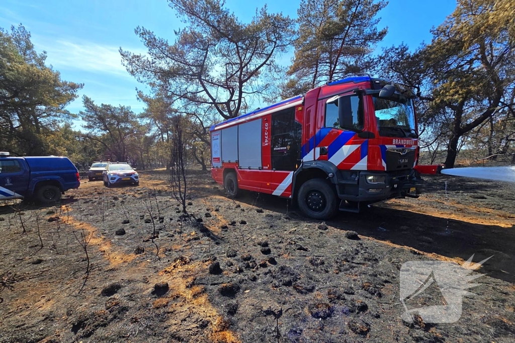 Rook waargenomen op heide brandweer blust brand