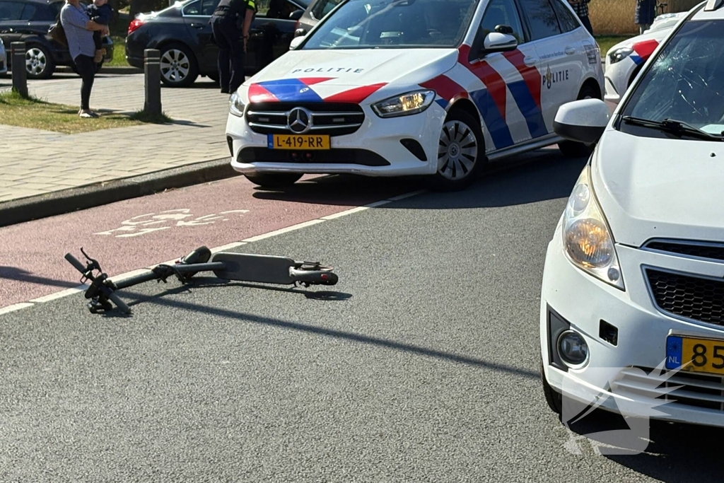 Persoon op step gewond bij aanrijding met automobilist