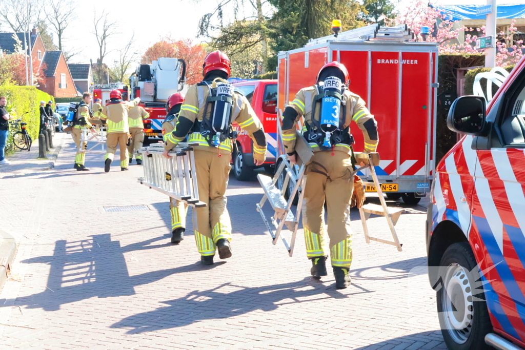 Brand op dak snel onder controle