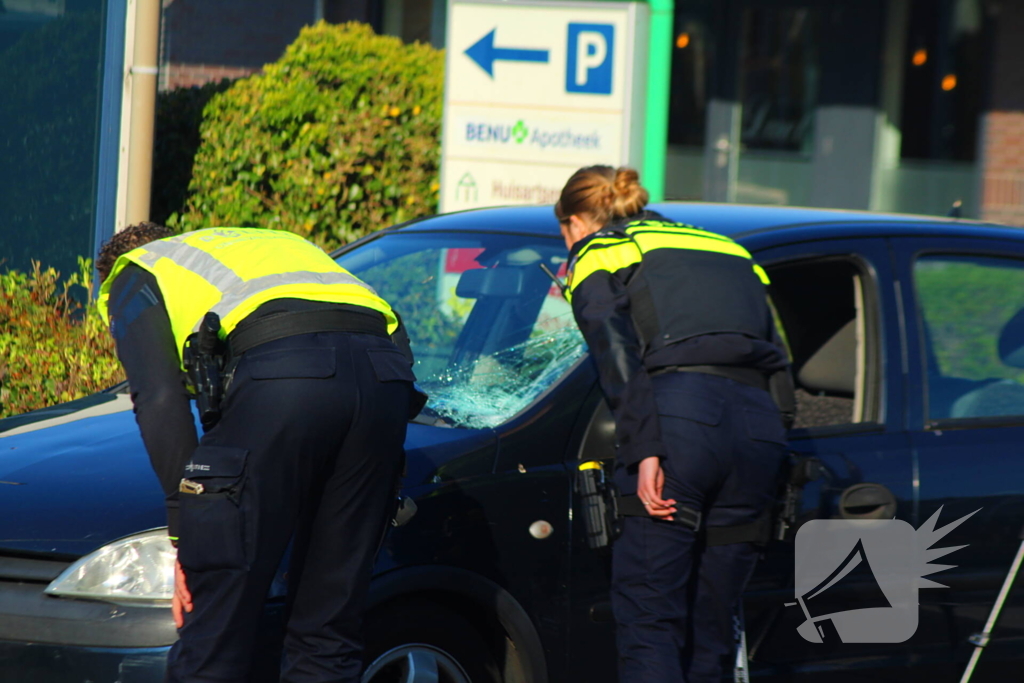 Voetganger aangereden op zebrapad door automobilist
