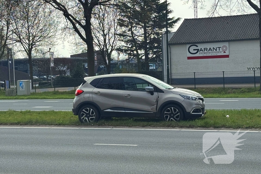 Stadsbus botst met auto doordat verkeerslichten niet werken