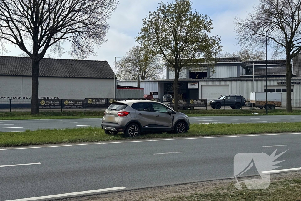 Stadsbus botst met auto doordat verkeerslichten niet werken