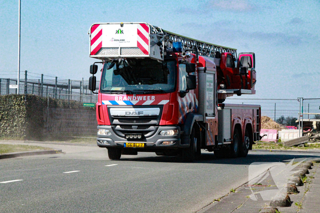 Specialistisch brandweer team ingezet voor scheepsbrand
