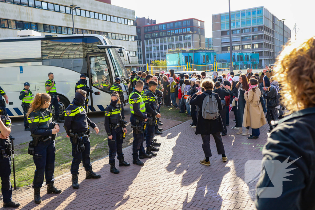 Politie ontruimd universiteit na demonstratie