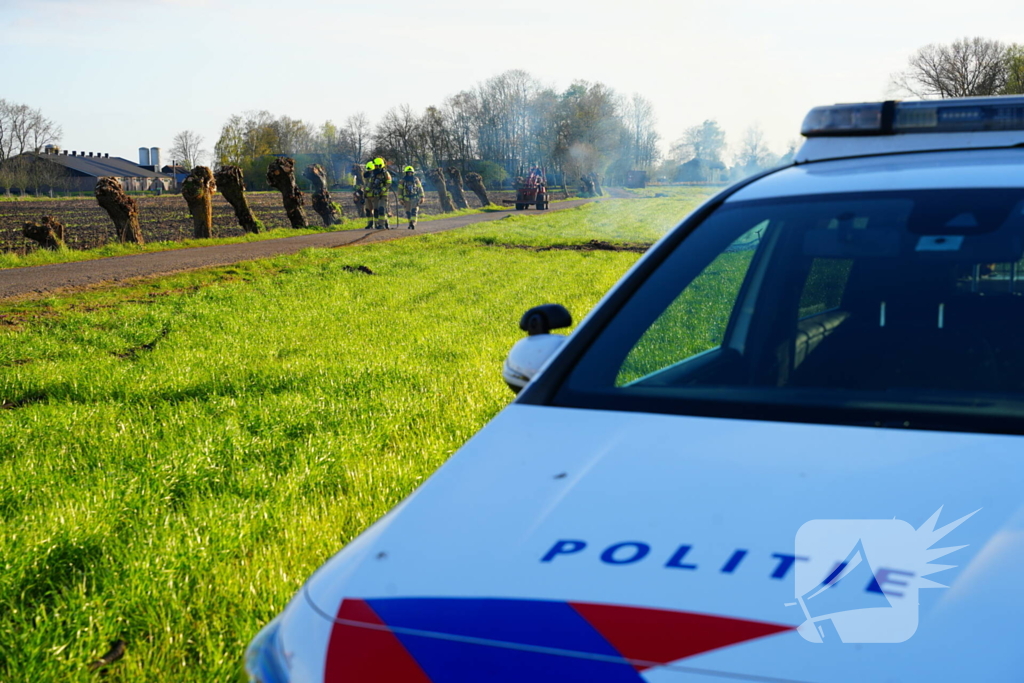 Snoeihout in vlammen, boom snel geblust