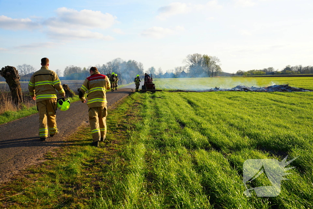 Snoeihout in vlammen, boom snel geblust