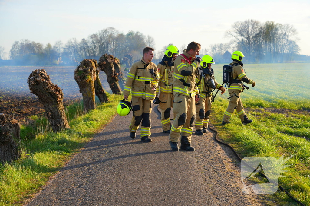 Snoeihout in vlammen, boom snel geblust