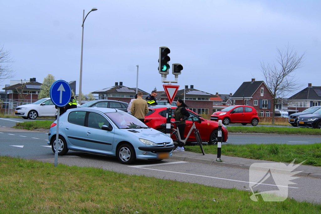 Fietser en automobilist met elkaar in botsing