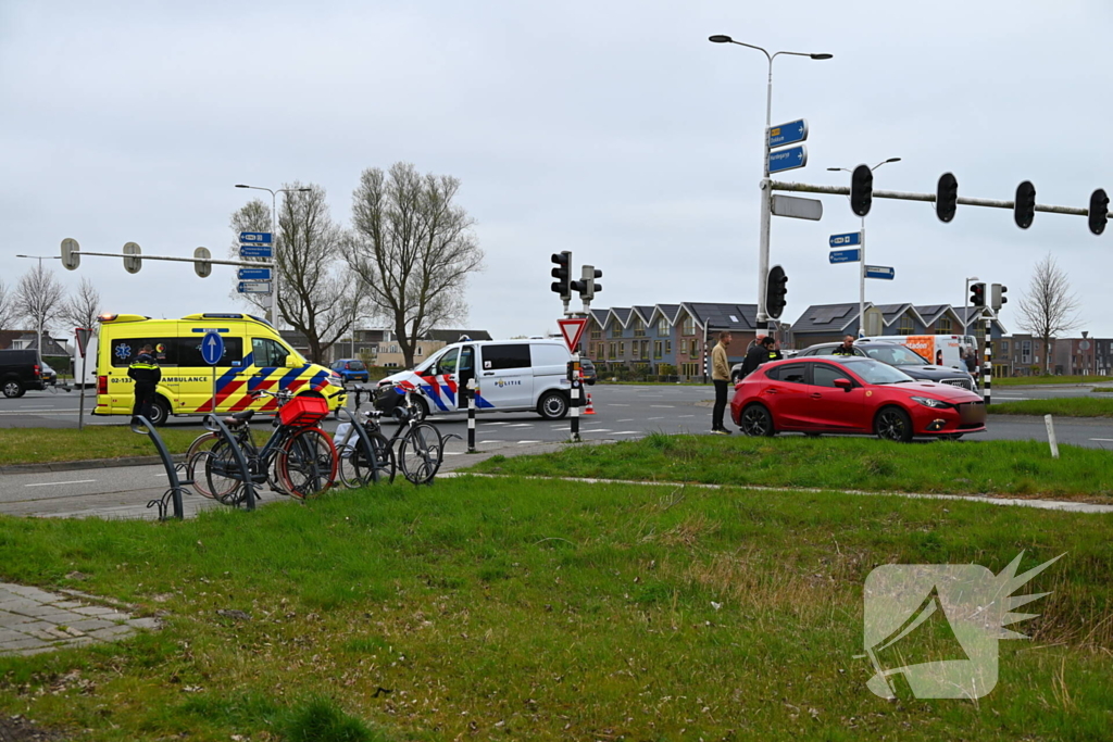 Fietser en automobilist met elkaar in botsing