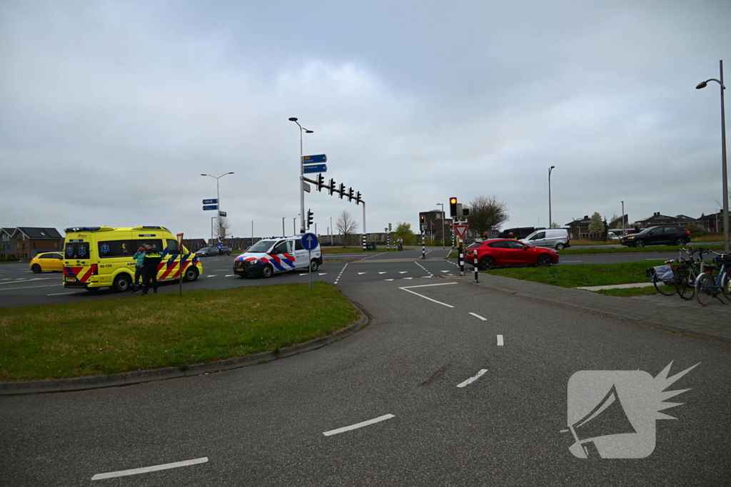 Fietser en automobilist met elkaar in botsing