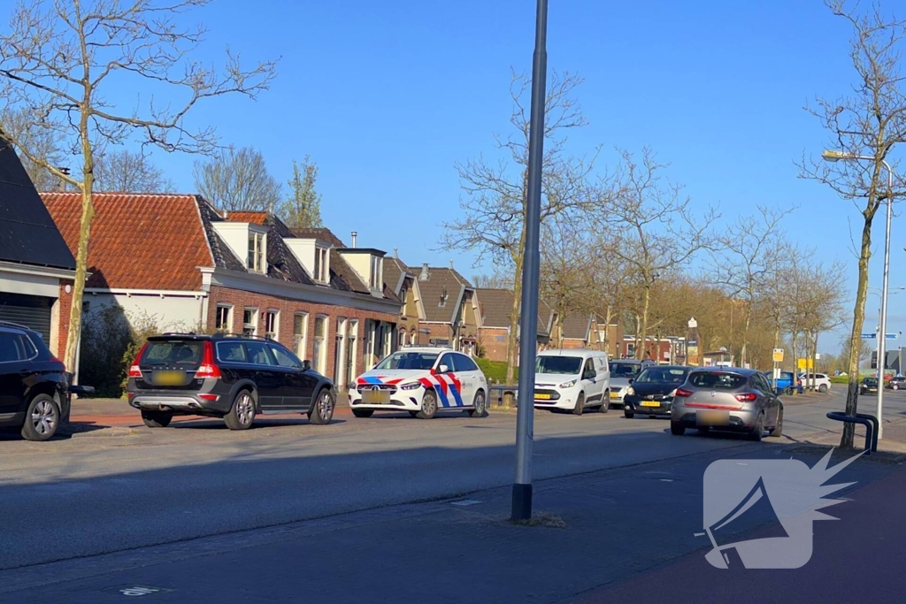 Fietser loopt hoofdwond op bij aanrijding met auto