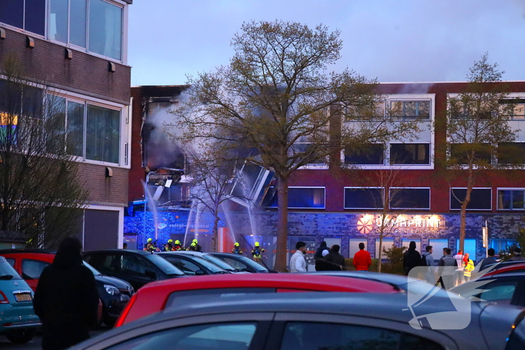Voorgevel ingestort na mogelijk explosie
