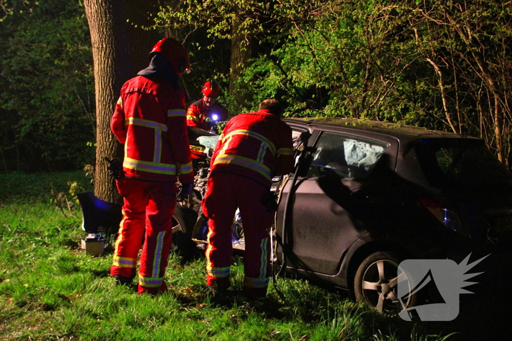 Gewonde bij ongeval tussen auto en trekker