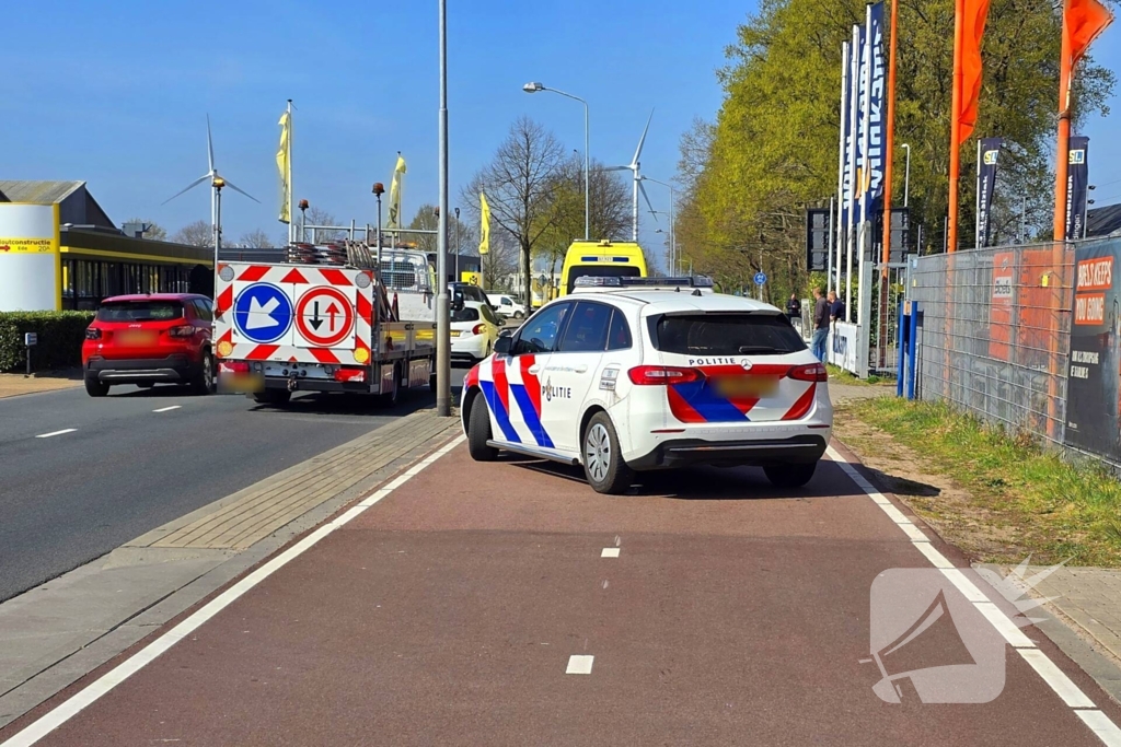 Dame op scooter aangereden door automobilist