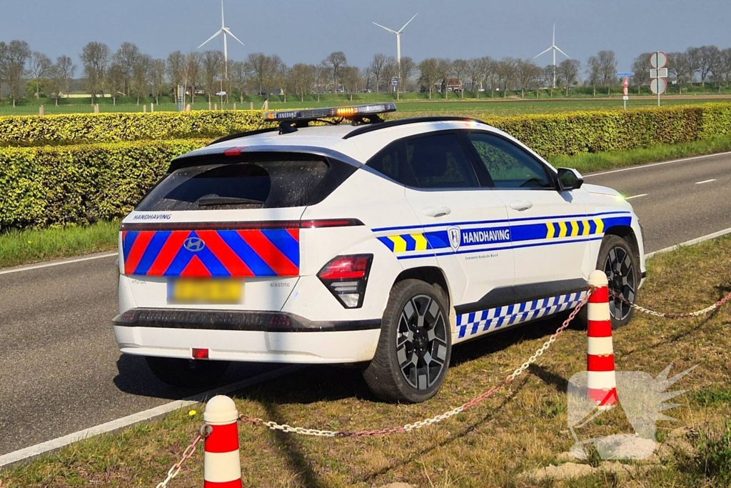 Kopstaart botsing tussen twee voertuigen