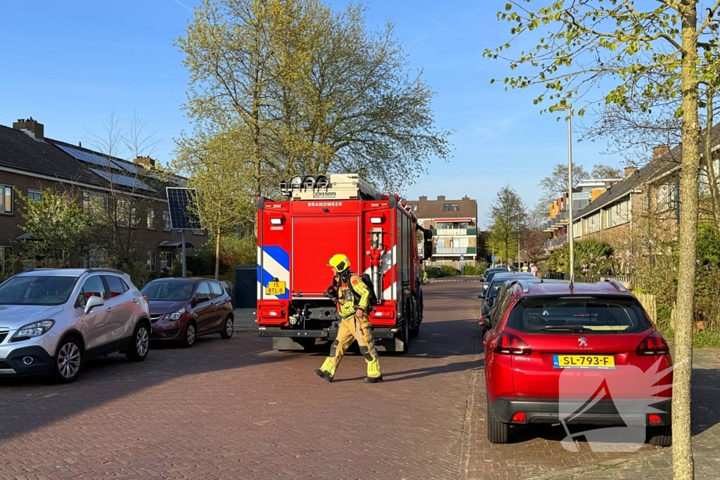 Man valt in slaap met pan op vuur