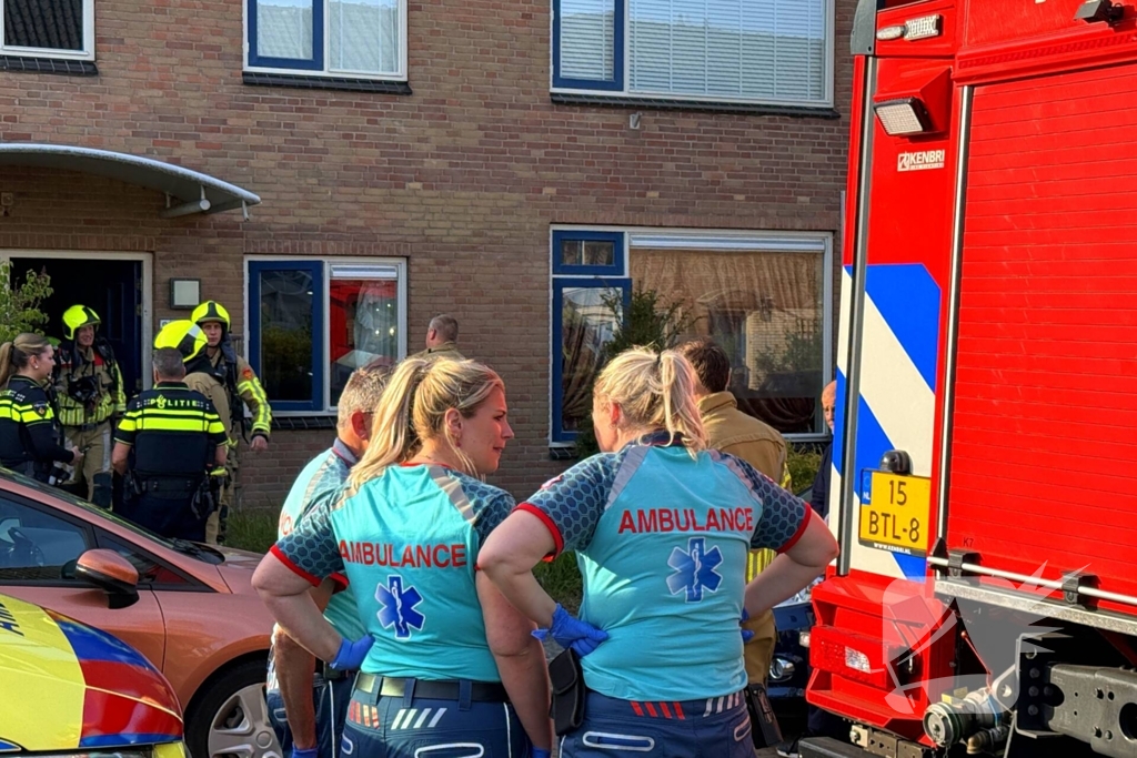 Man valt in slaap met pan op vuur