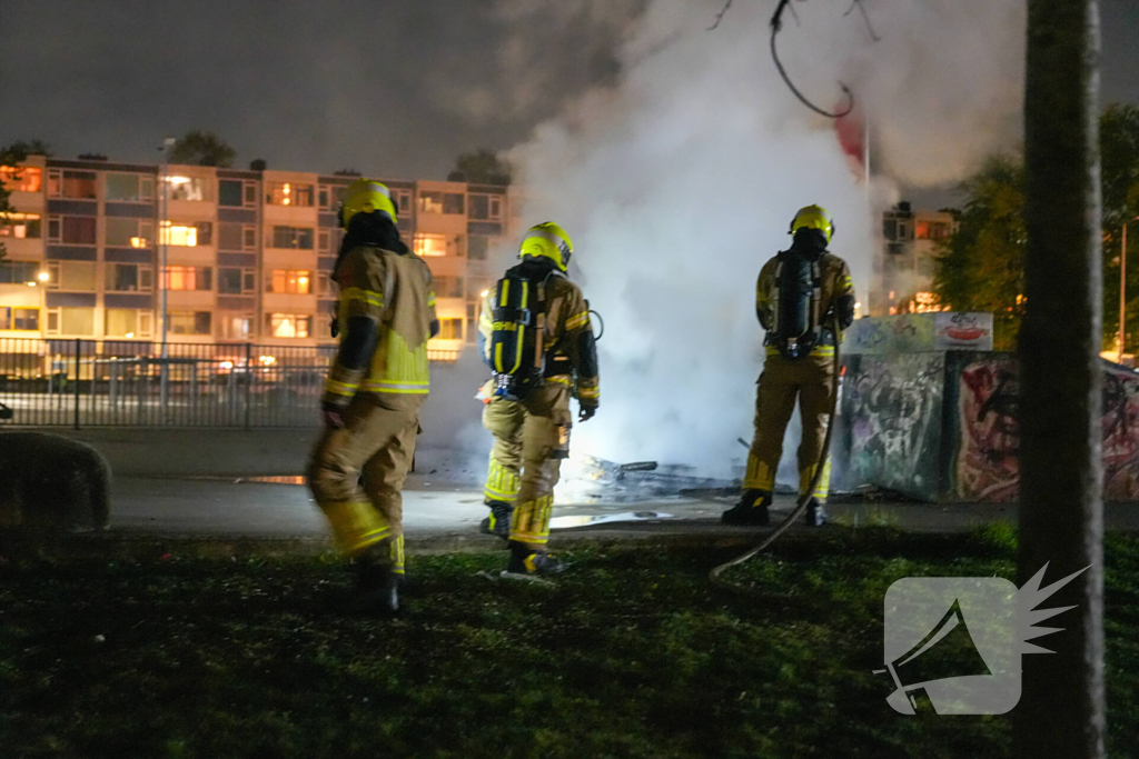Bankstel in brand bij skatebaan