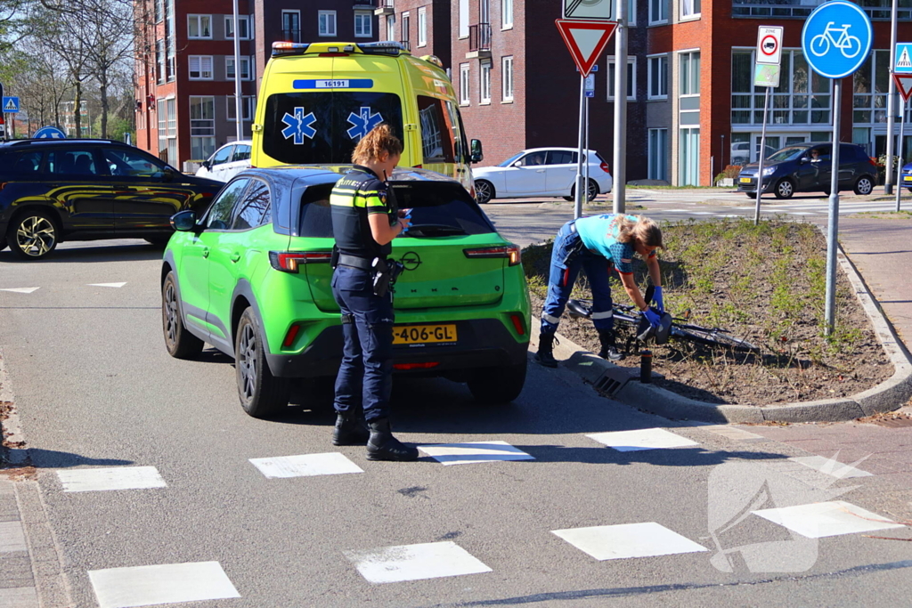 Fietser gewond bij botsing met auto