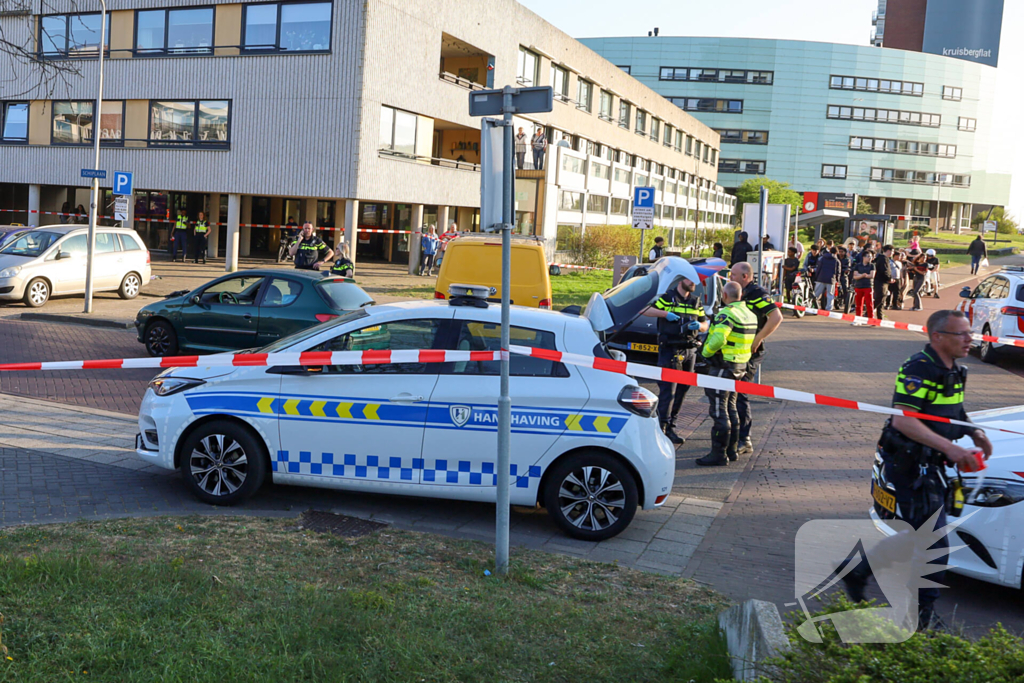 Persoon gewond geraakt bij steekpartij, verdachten aangehouden