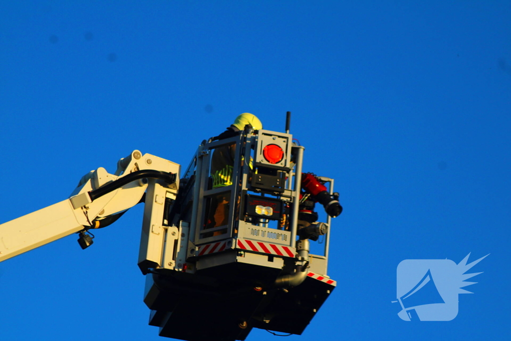 Rook stijgt op uit appartement