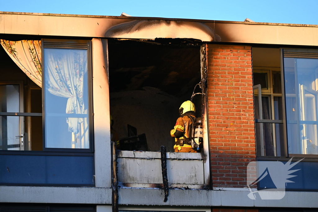 Rook stijgt op uit appartement