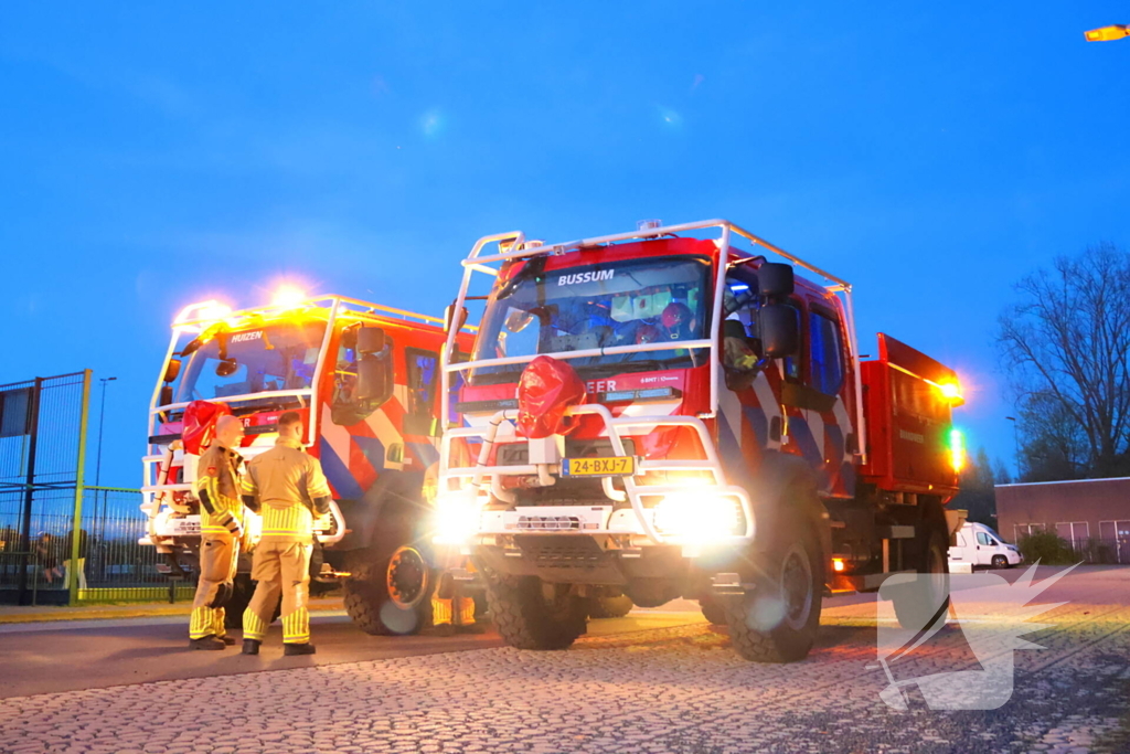 Brandweer groots ingezet voor brand in bos