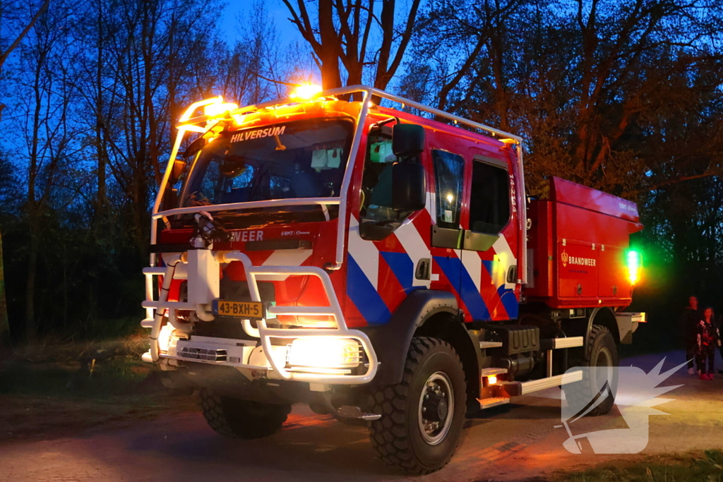 Brandweer groots ingezet voor brand in bos